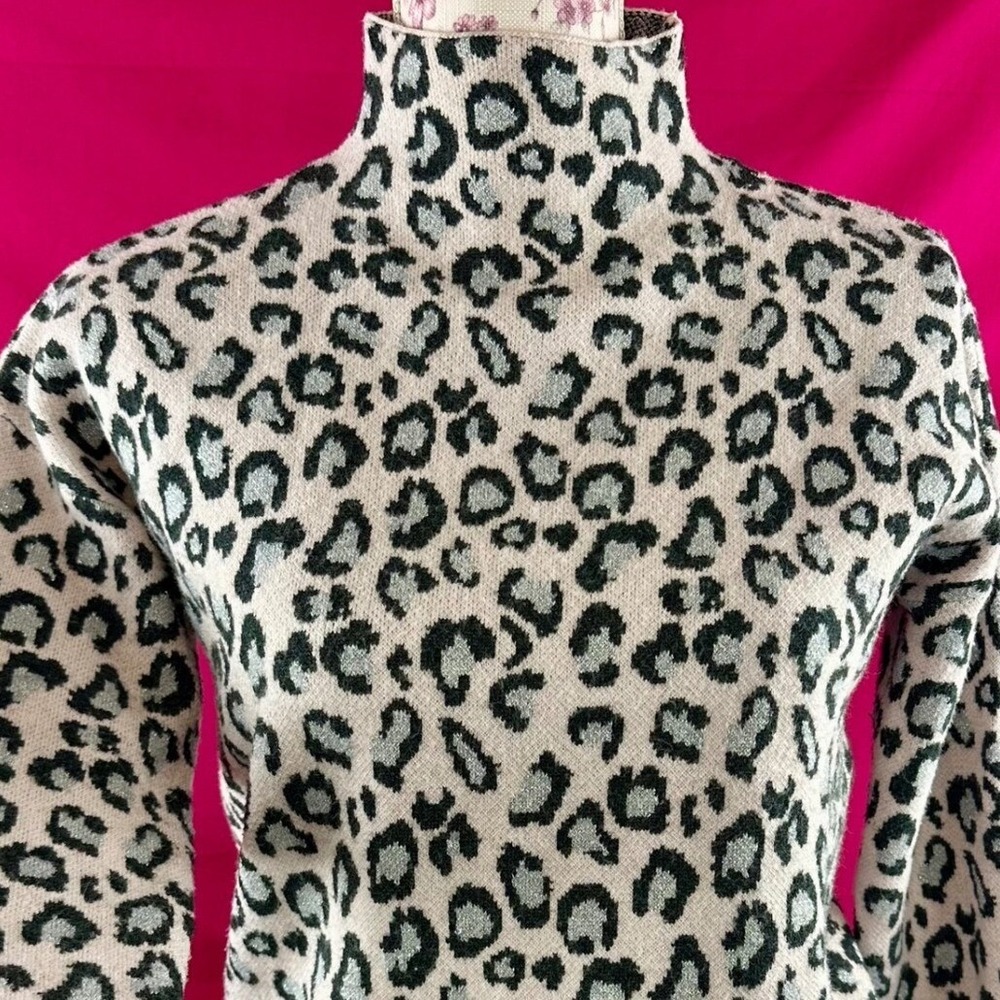 Cynthia Rowley Metallic Silver Shimmer Leopard Print Pullover Sweater Knit XS‎